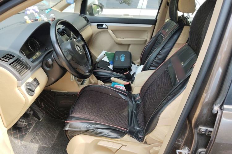 Used Volkswagen Touran 2011 1.4T Manual ZhiShang Edition 5-seater Left Front Seat