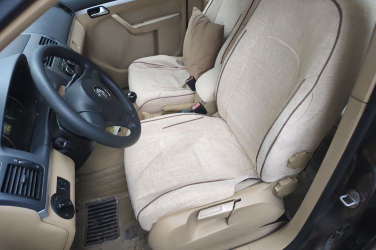 Used Volkswagen Touran 2011 1.4T Manual ZhiShang Edition 5-seater Left Front Seat