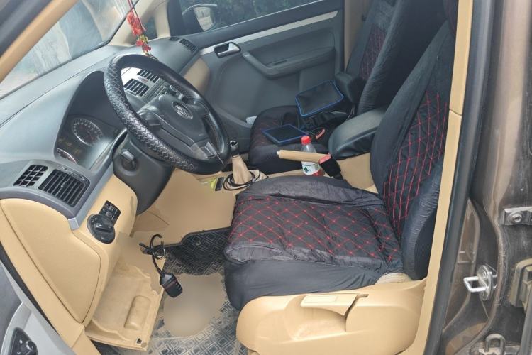 Used Volkswagen Touran 2011 1.4T Manual ZhiShang Edition 5-seater Left Front Seat