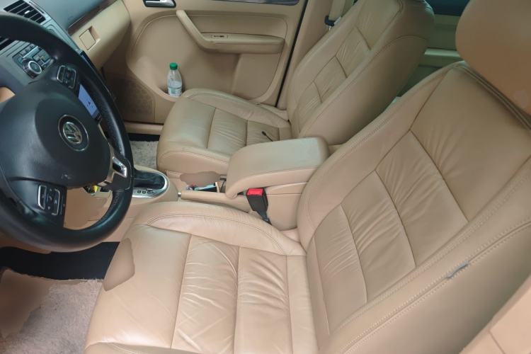 Used Volkswagen Touran 2011 1.4T DSG ZhiZhen Edition 5 Seats Left Front Seat