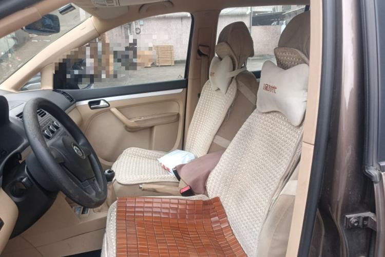 Used Volkswagen Touran 2011 1.4T Manual ZhiShang Edition 5-seater Left Front Seat