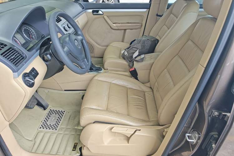Used Volkswagen Touran 2011 1.4T DSG Zhiya Edition 5 Seats Left Front Seat