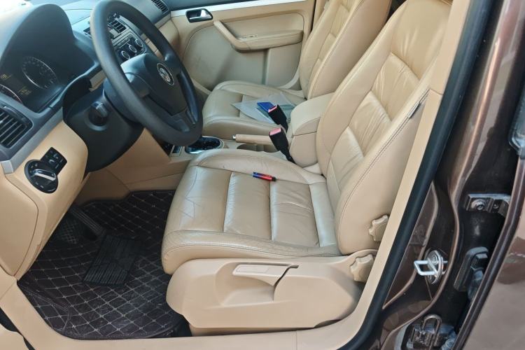 Used Volkswagen Touran 2011 1.4T DSG Zhiya Edition 5 Seats Left Front Seat