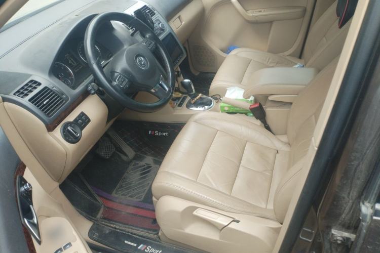 Used Volkswagen Touran 2011 1.4T DSG ZhiZhen Edition 5 Seats Left Front Seat