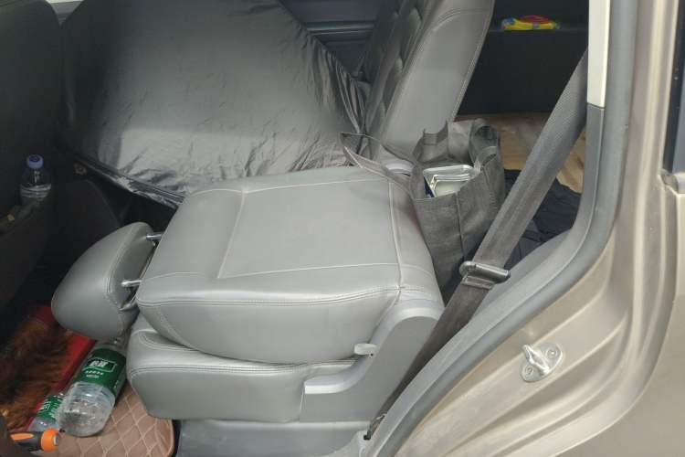Used Volkswagen Touran 2011 1.4T DSG Zhiya Edition 5 Seats Left Rear Seat