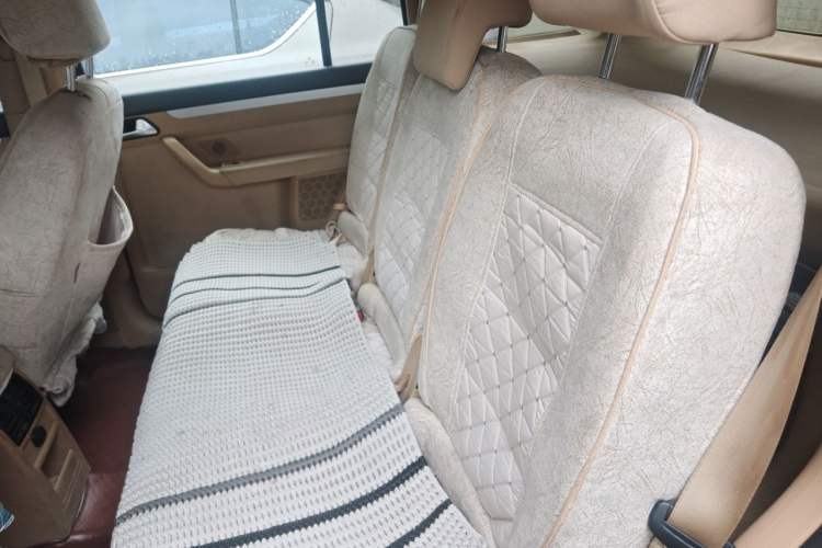 Used Volkswagen Touran 2011 1.4T Manual ZhiShang Edition 5-seater Left Rear Seat