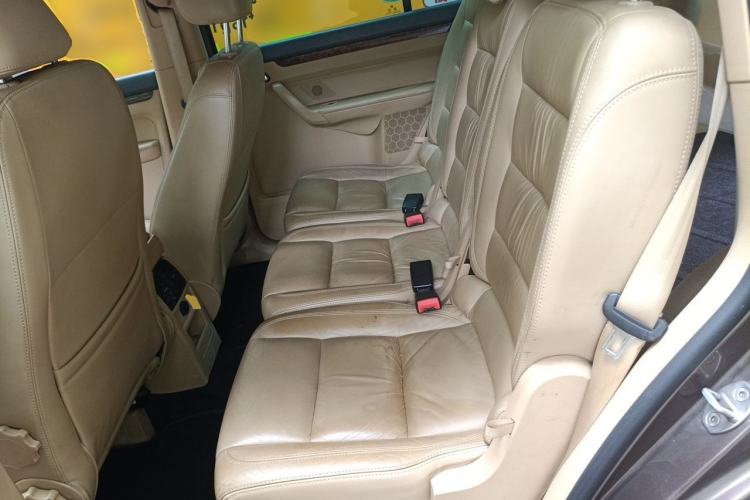 Used Volkswagen Touran 2011 1.4T Manual ZhiZhen Edition 5 Seats Left Rear Seat