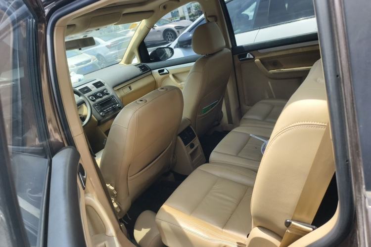Used Volkswagen Touran 2011 1.4T DSG Zhiya Edition 5 Seats Left Rear Seat