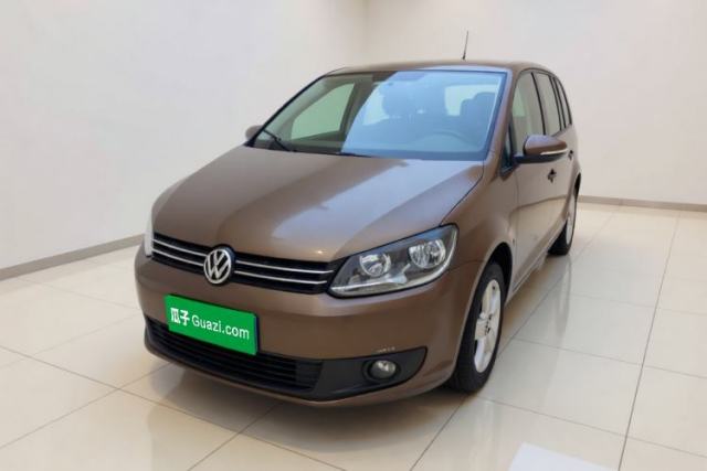 Gebrauchter Volkswagen Touran 2011 1.4T Manual ZhiShang Edition 5-seater