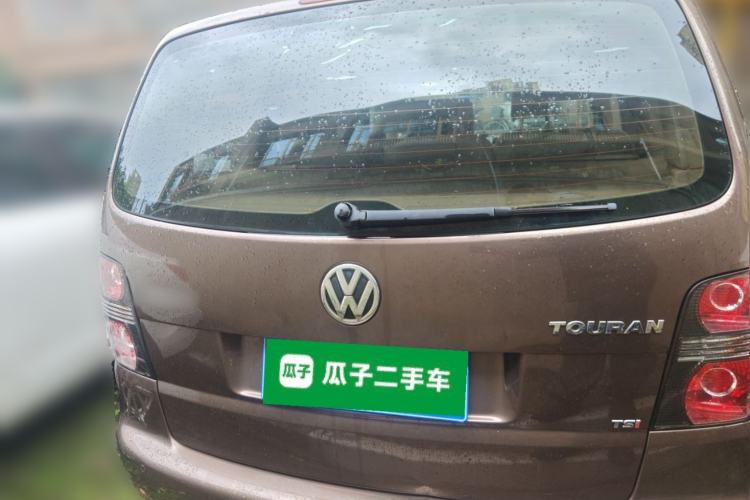Used Volkswagen Touran 2011 1.4T Manual ZhiShang Edition 5-seater Rear