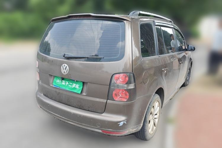Used Volkswagen Touran 2011 1.4T Manual ZhiShang Edition 5-seater Rear Right 45 Deg