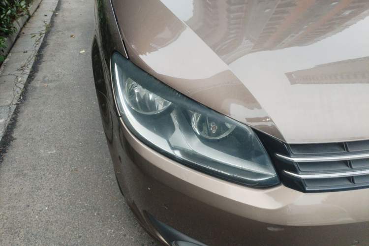Used Volkswagen Touran 2011 1.4T DSG Zhiya Edition 5 Seats Right Front Headlight