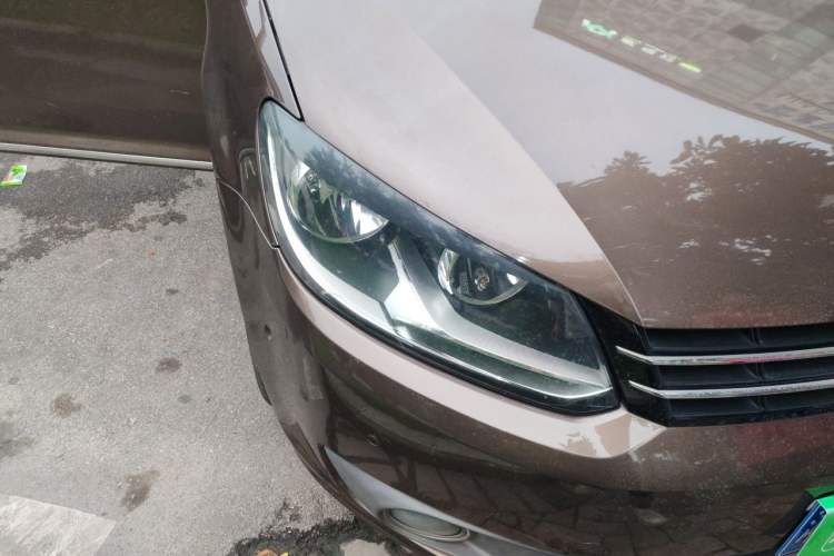 Used Volkswagen Touran 2011 1.4T DSG ZhiZhen Edition 5 Seats Right Front Headlight
