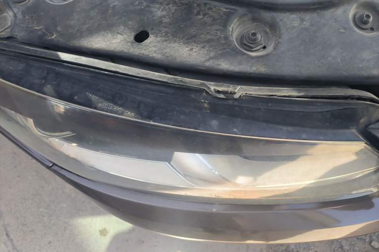 Used Volkswagen Touran 2011 1.4T Manual Zhiya Edition 5 Seats Right Front Headlight