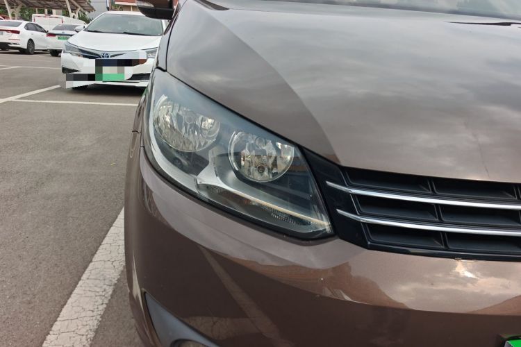 Used Volkswagen Touran 2011 1.4T DSG Zhiya Edition 5 Seats Right Front Headlight