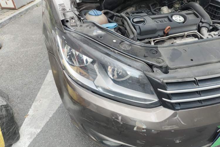 Used Volkswagen Touran 2011 1.4T DSG Zhiya Edition 5 Seats Right Front Headlight