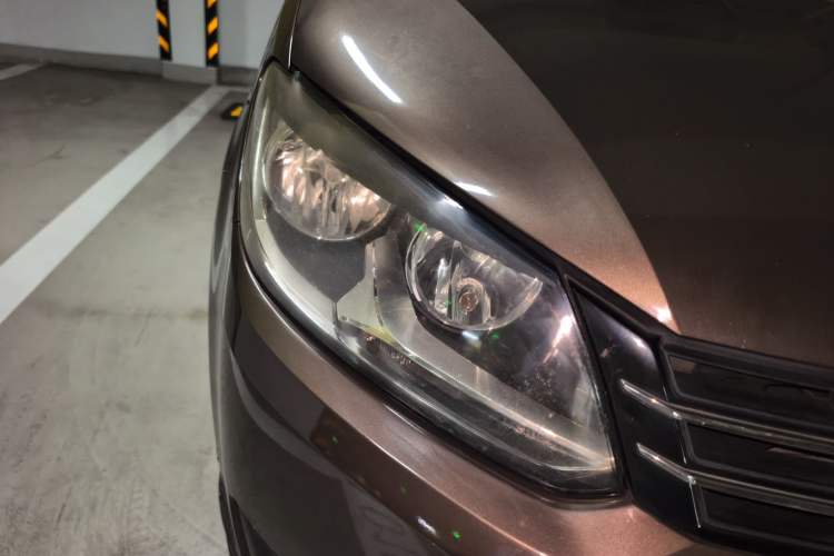 Used Volkswagen Touran 2011 1.4T DSG Zhiya Edition 5 Seats Right Front Headlight