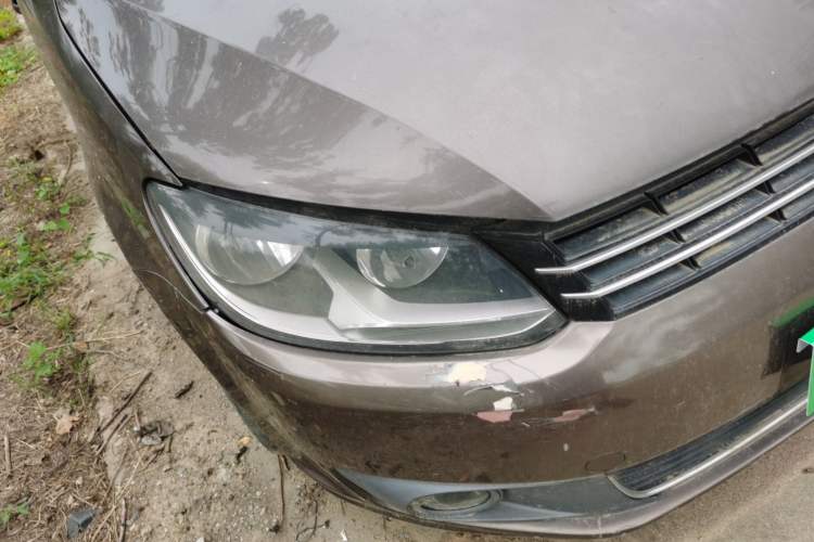 Used Volkswagen Touran 2011 1.4T Manual Zhiya Edition 5 Seats Right Front Headlight