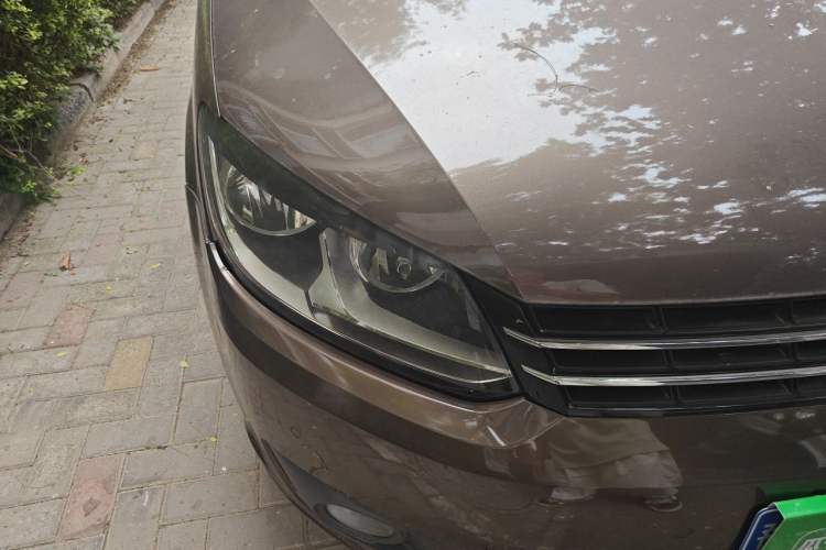 Used Volkswagen Touran 2011 1.4T DSG ZhiZhen Edition 5 Seats Right Front Headlight