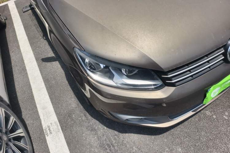 Used Volkswagen Touran 2011 1.4T DSG Zhiya Edition 5 Seats Right Front Headlight