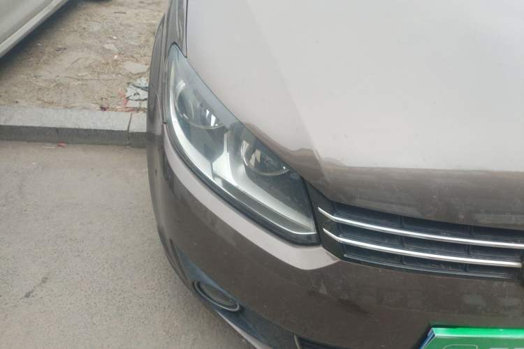 Used Volkswagen Touran 2011 1.4T DSG ZhiZhen Edition 5 Seats Right Front Headlight