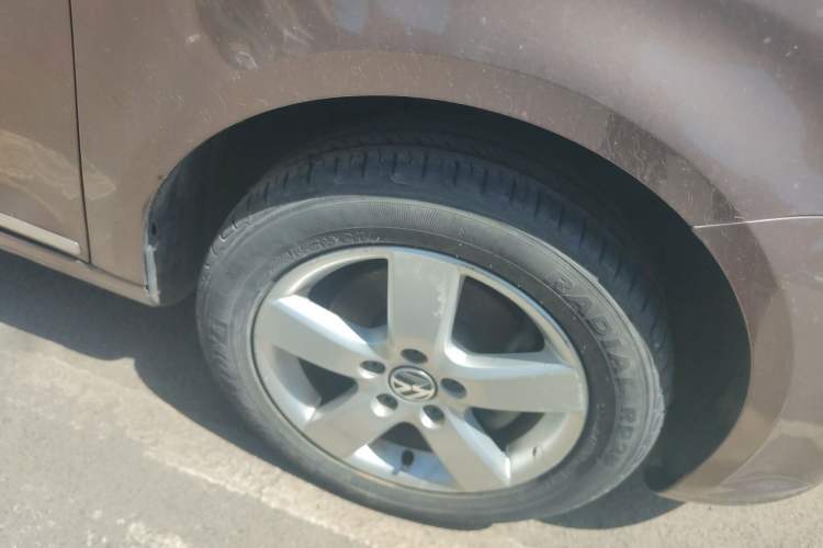 Used Volkswagen Touran 2011 1.4T DSG Zhiya Edition 5 Seats Right Front Wheel Hub