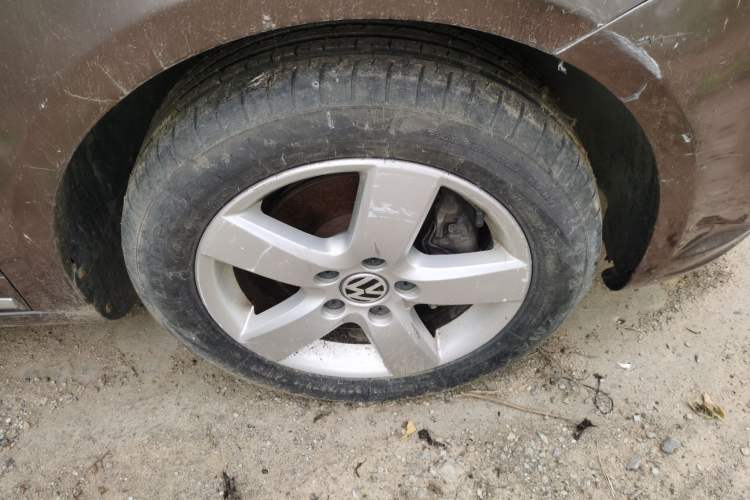 Used Volkswagen Touran 2011 1.4T Manual Zhiya Edition 5 Seats Right Front Wheel Hub