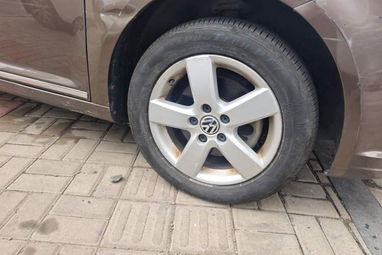 Used Volkswagen Touran 2011 1.4T DSG Zhiya Edition 5 Seats Right Front Wheel Hub