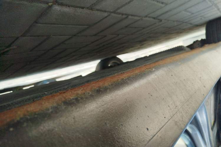 Used Volkswagen Touran 2011 1.4T DSG Zhiya Edition 5 Seats Right Side Sill