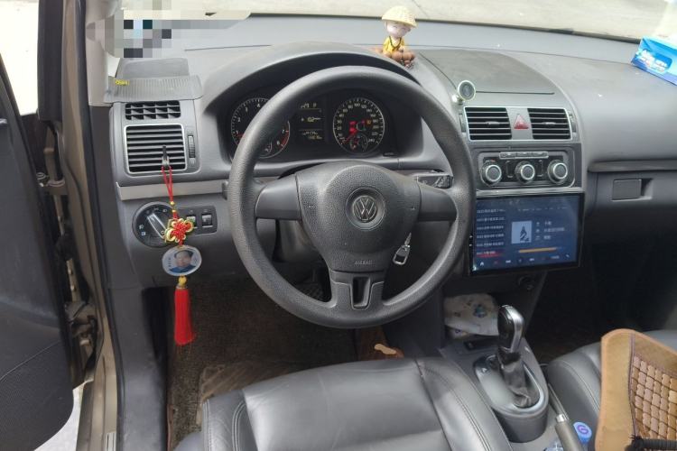 Used Volkswagen Touran 2011 1.4T DSG Zhiya Edition 5 Seats Steering Wheel