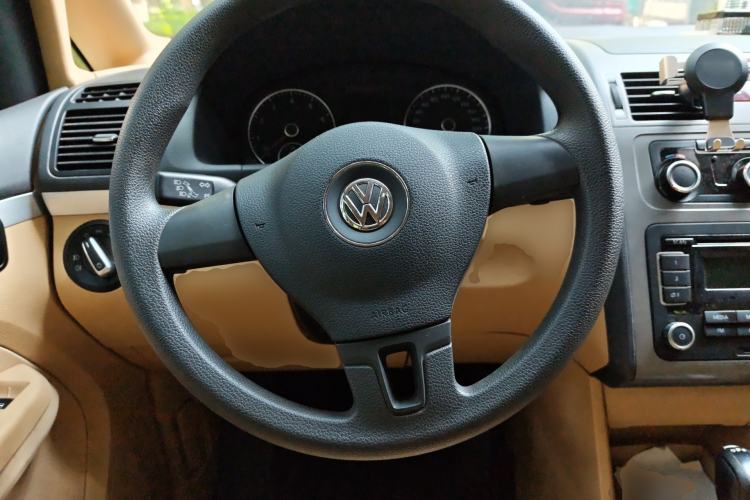 Used Volkswagen Touran 2011 1.4T DSG Zhiya Edition 5 Seats Steering Wheel