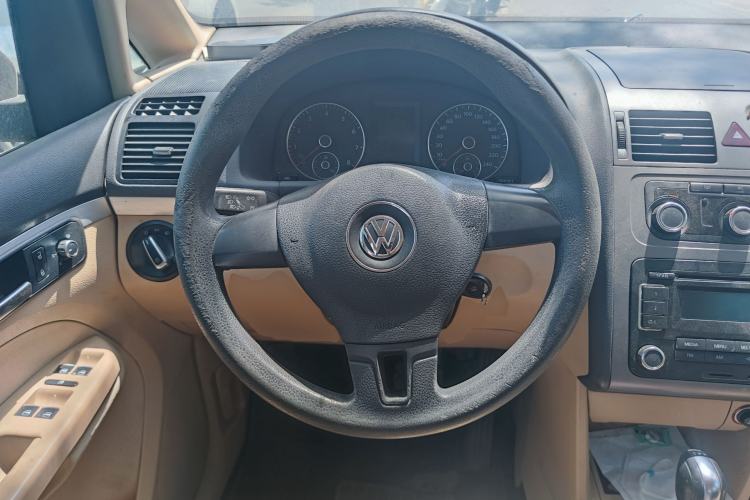 Used Volkswagen Touran 2011 1.4T DSG Zhiya Edition 5 Seats Steering Wheel