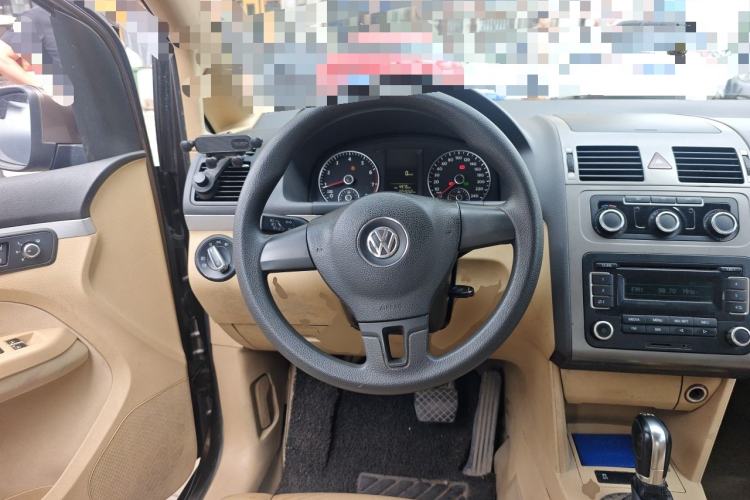 Used Volkswagen Touran 2011 1.4T DSG Zhiya Edition 5 Seats Steering Wheel