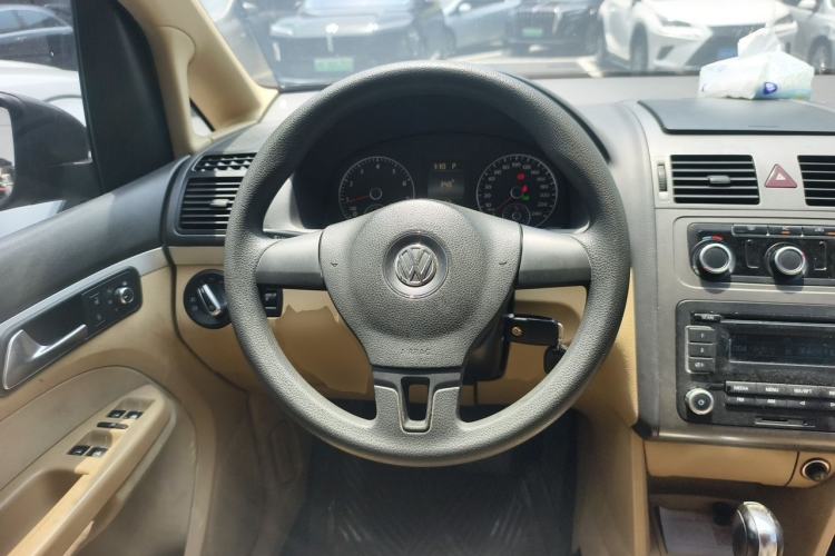 Used Volkswagen Touran 2011 1.4T DSG Zhiya Edition 5 Seats Steering Wheel
