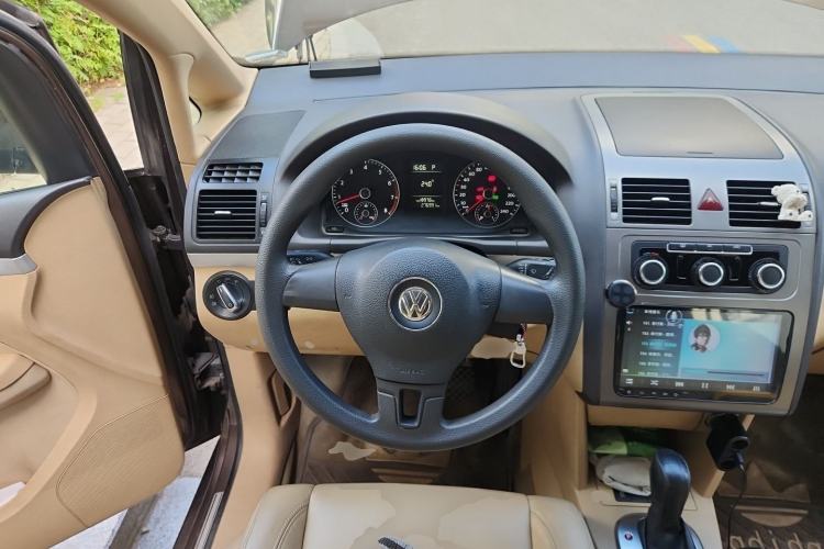 Used Volkswagen Touran 2011 1.4T DSG Zhiya Edition 5 Seats Steering Wheel