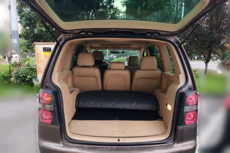 Used Volkswagen Touran 2011 1.4T DSG ZhiZhen Edition 5 Seats Trunk