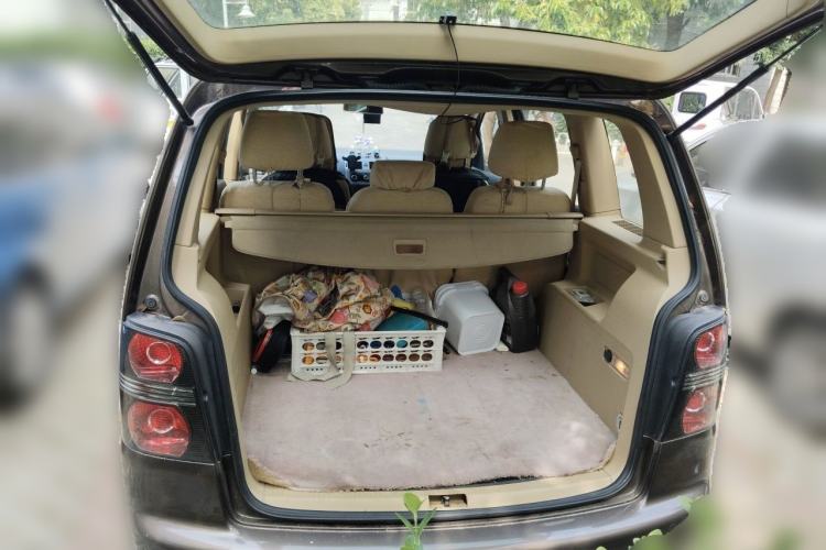 Used Volkswagen Touran 2011 1.4T Manual ZhiShang Edition 5-seater Trunk