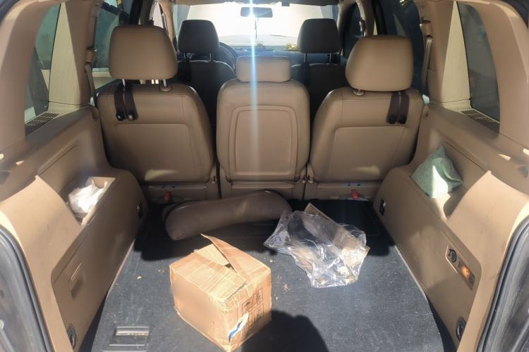Used Volkswagen Touran 2011 1.4T Manual Zhiya Edition 5 Seats Trunk