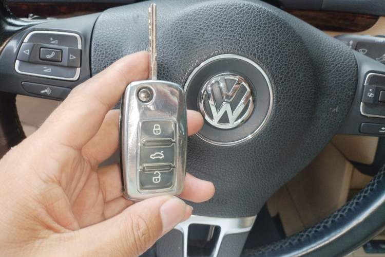 Used Volkswagen Touran 2011 1.4T DSG Zhiya Edition 5 Seats Vehicle Key