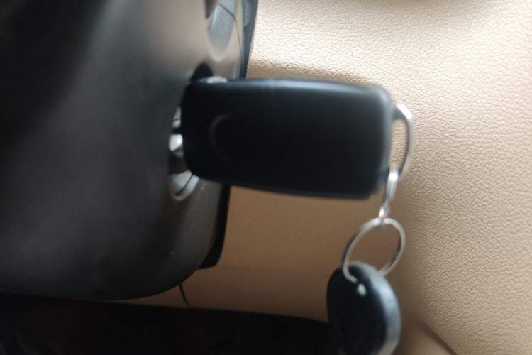 Used Volkswagen Touran 2011 1.4T Manual ZhiShang Edition 5-seater Vehicle Key