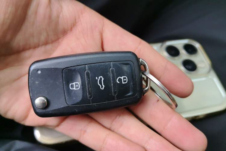 Used Volkswagen Touran 2011 1.4T DSG Zhiya Edition 5 Seats Vehicle Key