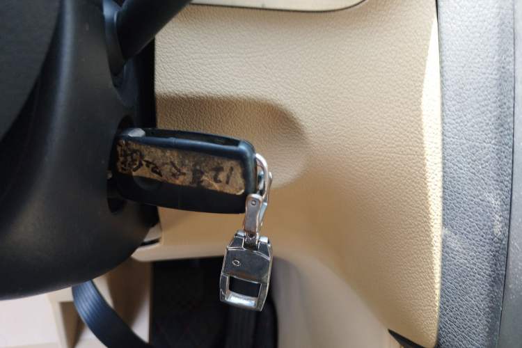 Used Volkswagen Touran 2011 1.4T DSG Zhiya Edition 5 Seats Vehicle Key