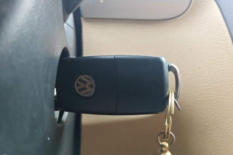 Used Volkswagen Touran 2011 1.4T Manual ZhiShang Edition 5-seater Vehicle Key