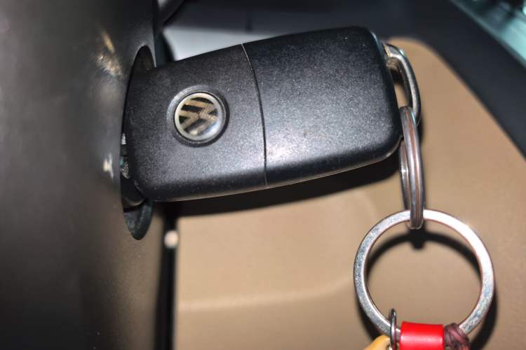 Used Volkswagen Touran 2011 1.4T DSG Zhiya Edition 5 Seats Vehicle Key