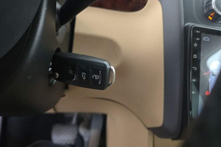 Used Volkswagen Touran 2011 1.4T DSG ZhiZhen Edition 5 Seats Vehicle Key