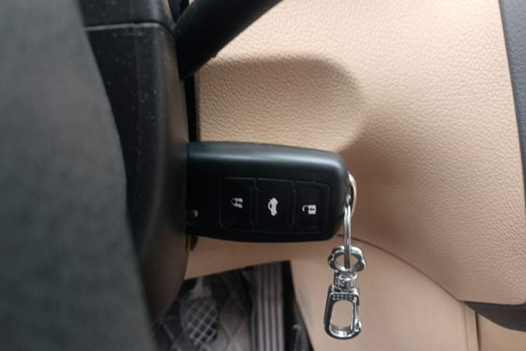Used Volkswagen Touran 2011 1.4T Manual ZhiShang Edition 5-seater Vehicle Key