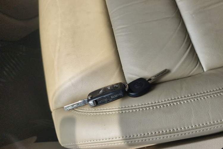 Used Volkswagen Touran 2011 1.4T DSG Zhiya Edition 5 Seats Vehicle Key
