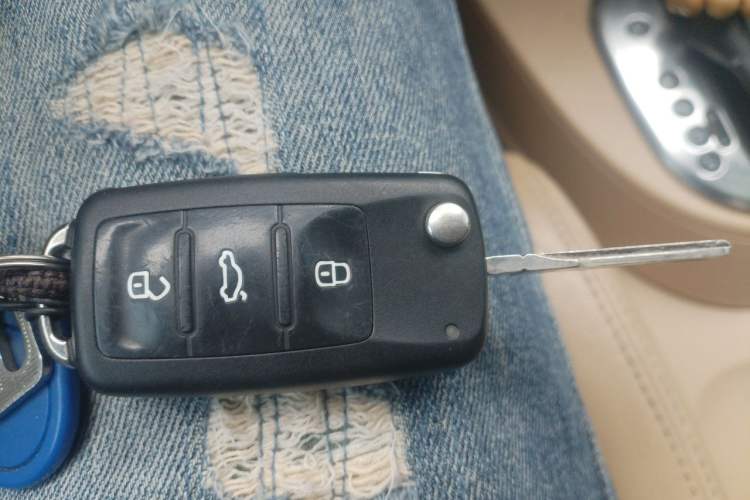 Used Volkswagen Touran 2011 1.4T DSG ZhiZhen Edition 5 Seats Vehicle Key