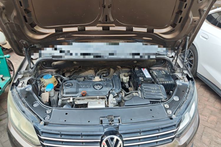 Used Volkswagen Touran 2011 1.4T Manual ZhiShang Edition 5-seater Engine Bay