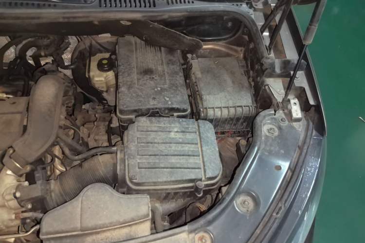 Used Volkswagen Touran 2011 1.4T DSG ZhiZhen Edition 5 Seats Engine Bay Left